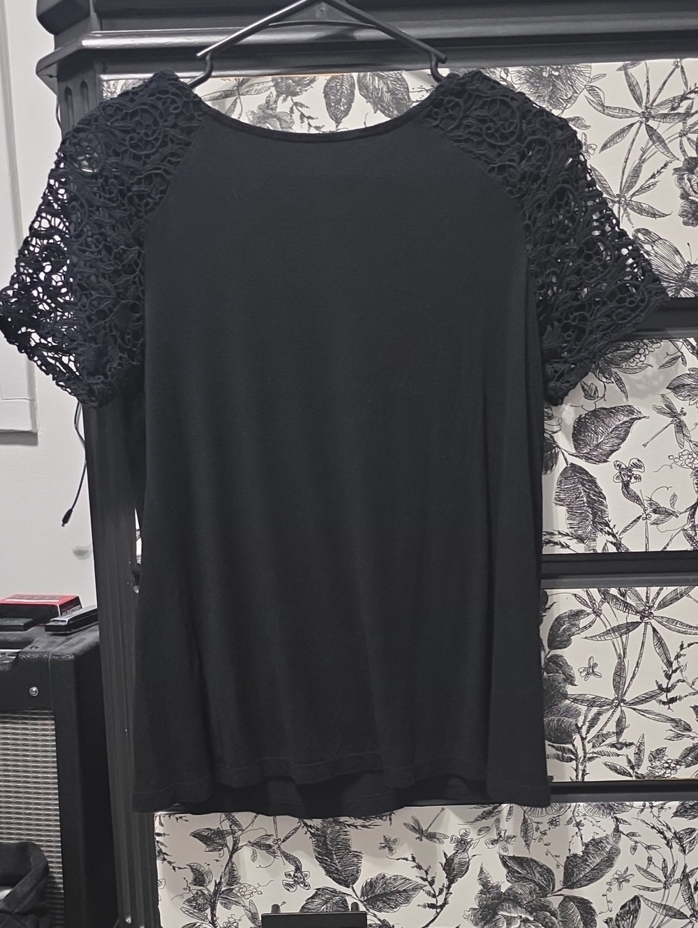 Apt. 9 Black Crochet Short Sleeve Tee. Patit
